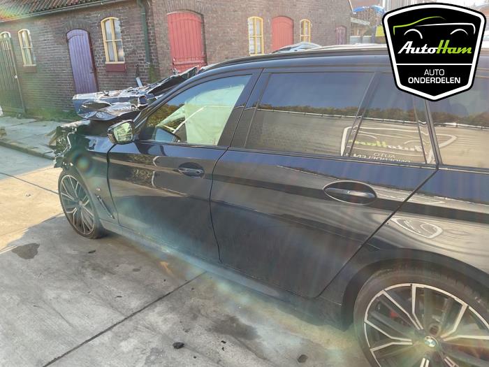 BMW 5 serie Touring 530i 2.0 TwinPower Turbo 16V Mild Hybrid Sloopvoertuig (2021, Zwart)