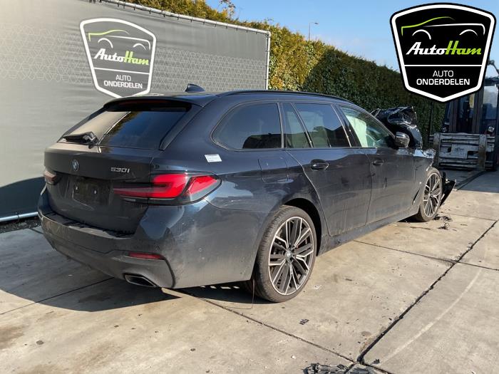 BMW 5 serie Touring 530i 2.0 TwinPower Turbo 16V Mild Hybrid Sloopvoertuig (2021, Zwart)