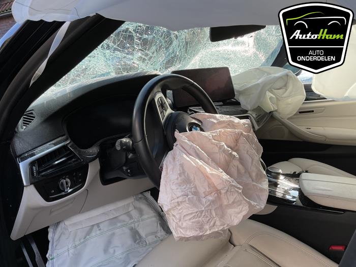 BMW 5 serie Touring 530i 2.0 TwinPower Turbo 16V Mild Hybrid Sloopvoertuig (2021, Zwart)