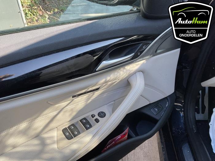 BMW 5 serie Touring 530i 2.0 TwinPower Turbo 16V Mild Hybrid Sloopvoertuig (2021, Zwart)