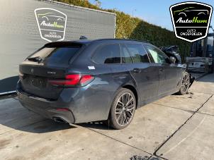 BMW 5 serie Touring 530i 2.0 TwinPower Turbo 16V Mild Hybrid Sloopvoertuig (2021, Zwart)
