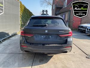 BMW 5 serie Touring 530i 2.0 TwinPower Turbo 16V Mild Hybrid Sloopvoertuig (2021, Zwart)