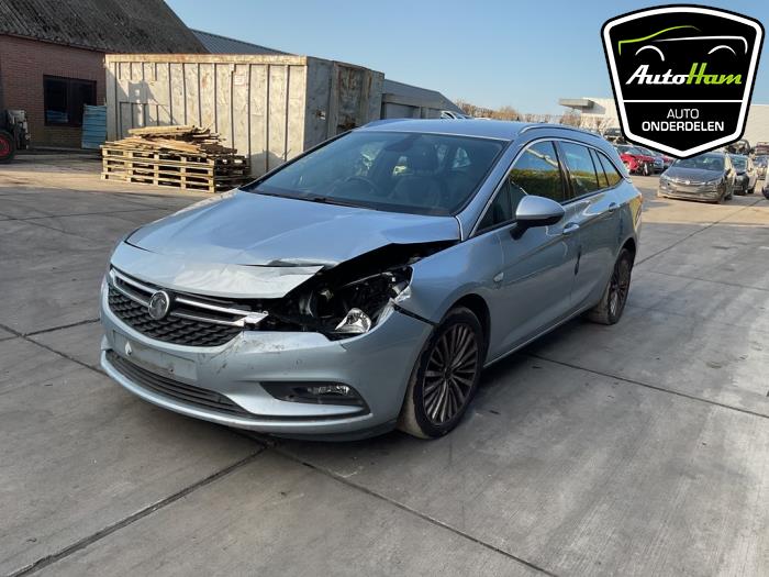 Opel Astra K Sports Tourer 1.6 CDTI 136 16V Sloopvoertuig (2016, Licht, Blauw, Beige)