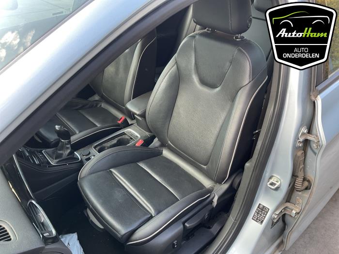 Opel Astra K Sports Tourer 1.6 CDTI 136 16V Sloopvoertuig (2016, Licht, Blauw, Beige)