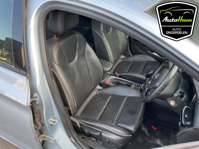 Opel Astra K Sports Tourer 1.6 CDTI 136 16V Sloopvoertuig (2016, Licht, Blauw, Beige)