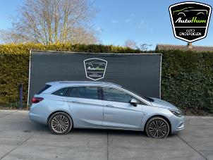Opel Astra K Sports Tourer 1.6 CDTI 136 16V Sloopvoertuig (2016, Licht, Blauw, Beige)