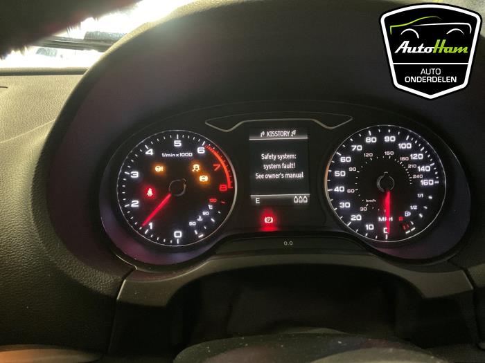 Audi A3 Limousine 1.4 TFSI ACT 16V Sloopvoertuig (2015, Zwart)