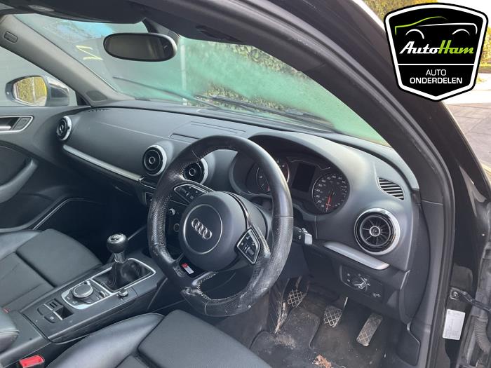 Audi A3 Limousine 1.4 TFSI ACT 16V Sloopvoertuig (2015, Zwart)