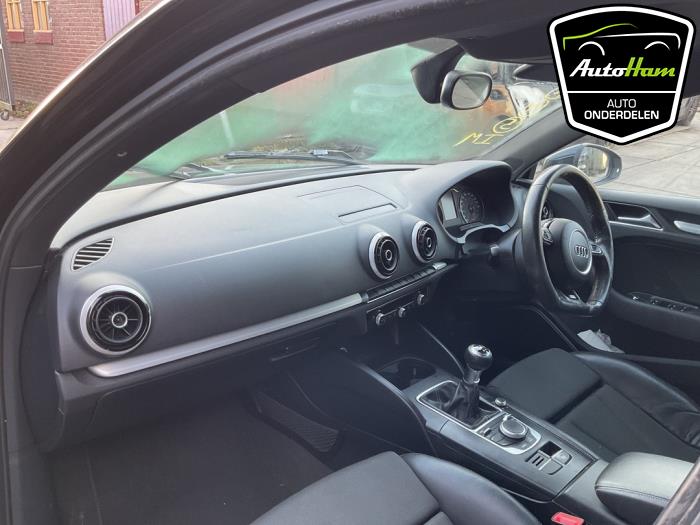 Audi A3 Limousine 1.4 TFSI ACT 16V Sloopvoertuig (2015, Zwart)