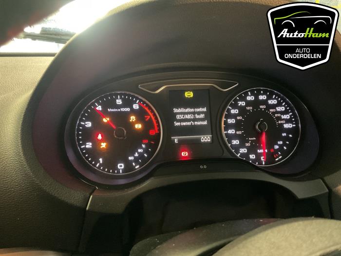 Audi A3 Limousine 1.4 TFSI ACT 16V Sloopvoertuig (2015, Zwart)