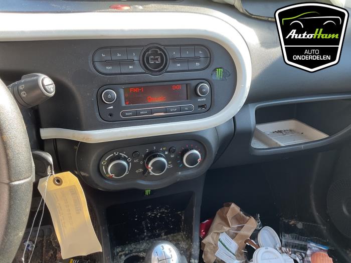 Renault Twingo III 1.0 SCe 70 12V Sloopvoertuig (2016, Zwart)