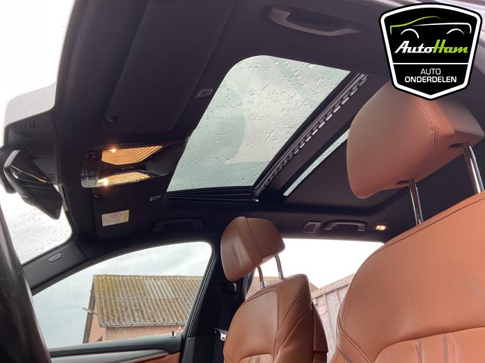 BMW 5 serie Touring 520i 2.0 TwinPower Turbo 16V Sloopvoertuig (2019, Blauw)