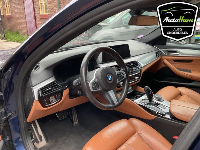 BMW 5 serie Touring 520i 2.0 TwinPower Turbo 16V Sloopvoertuig (2019, Blauw)