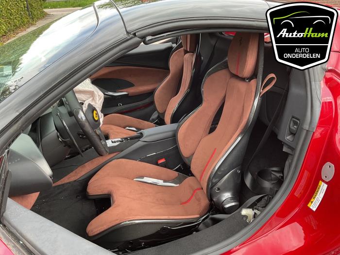 Ferrari 296 GTS 3.0 PHEV Sloopvoertuig (2025, Rood)