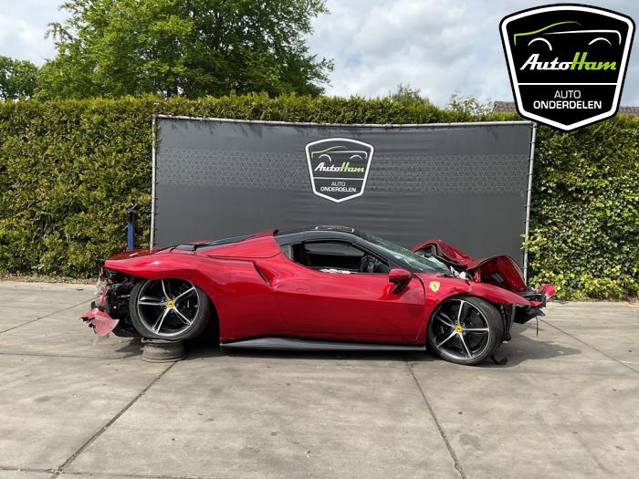 Ferrari 296 GTS 3.0 PHEV Sloopvoertuig (2025, Rood)