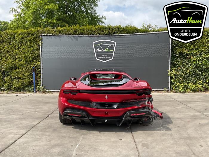 Ferrari 296 GTS 3.0 PHEV Sloopvoertuig (2025, Rood)