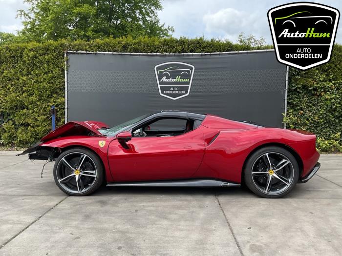 Ferrari 296 GTS 3.0 PHEV Sloopvoertuig (2025, Rood)