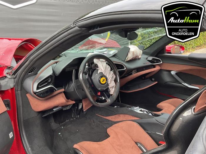 Ferrari 296 GTS 3.0 PHEV Sloopvoertuig (2025, Rood)