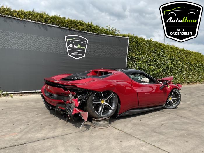 Ferrari 296 GTS 3.0 PHEV Sloopvoertuig (2025, Rood)