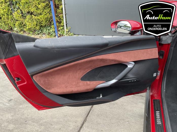 Ferrari 296 GTS 3.0 PHEV Sloopvoertuig (2025, Rood)