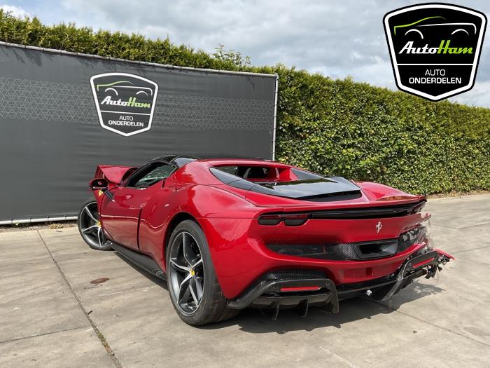 Ferrari 296 GTS 3.0 PHEV Sloopvoertuig (2025, Rood)