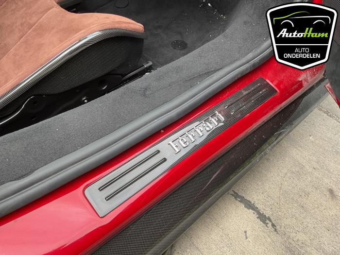 Ferrari 296 GTS 3.0 PHEV Sloopvoertuig (2025, Rood)