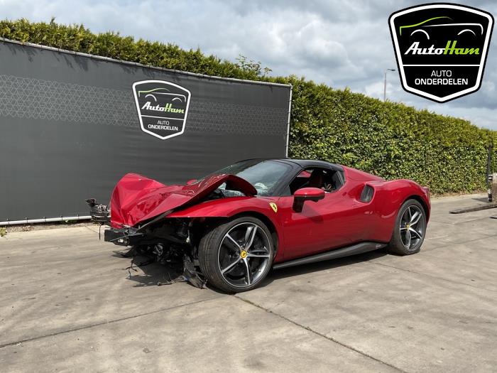 Ferrari 296 GTS 3.0 PHEV Sloopvoertuig (2025, Rood)