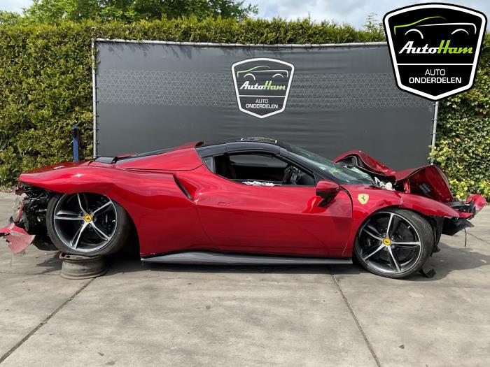 Ferrari 296 GTS 3.0 PHEV Sloopvoertuig (2025, Rood)