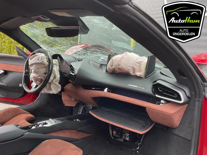 Ferrari 296 GTS 3.0 PHEV Sloopvoertuig (2025, Rood)