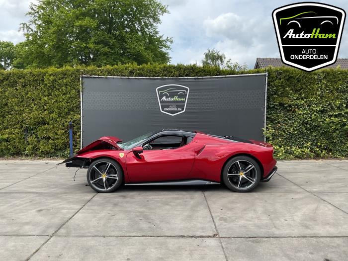 Ferrari 296 GTS 3.0 PHEV Sloopvoertuig (2025, Rood)