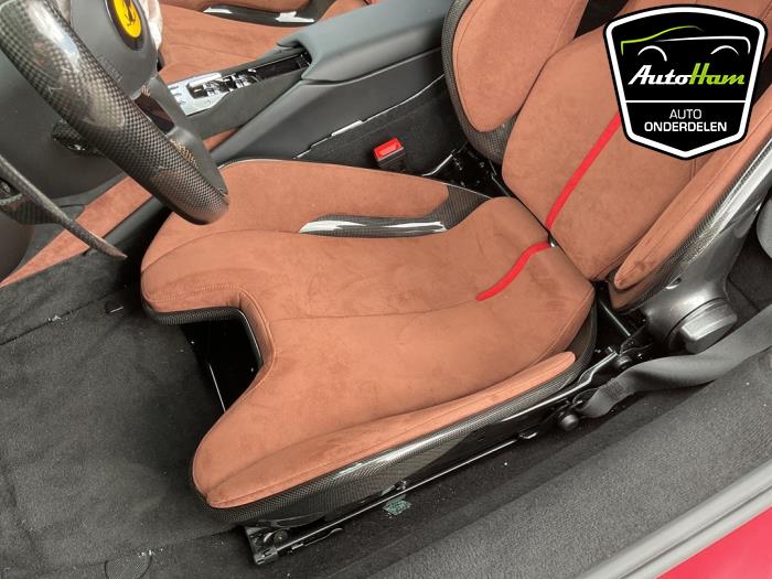 Ferrari 296 GTS 3.0 PHEV Sloopvoertuig (2025, Rood)