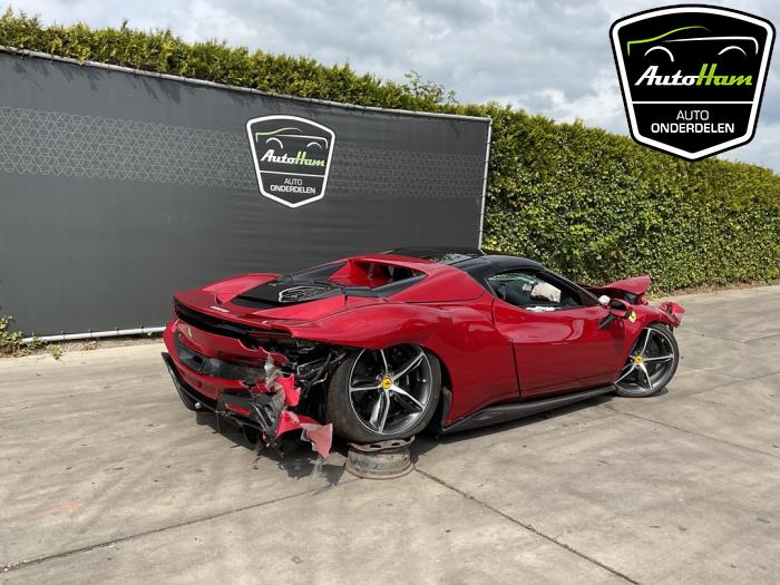 Ferrari 296 GTS 3.0 PHEV Sloopvoertuig (2025, Rood)
