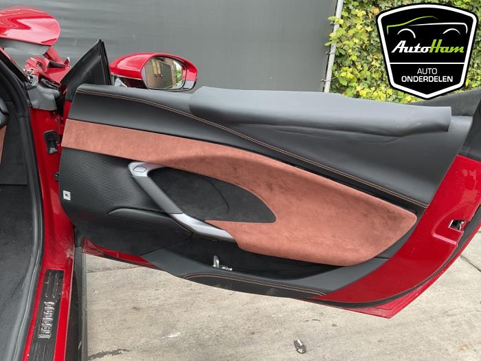 Ferrari 296 GTS 3.0 PHEV Sloopvoertuig (2025, Rood)