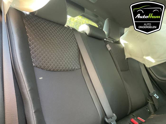 Toyota Yaris IV 1.5 12V Hybrid 115 Sloopvoertuig (2023, Rood)