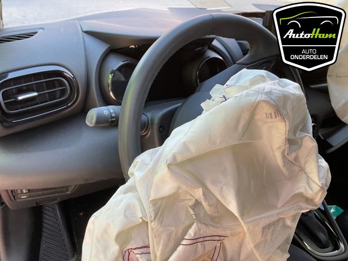 Toyota Yaris IV 1.5 12V Hybrid 115 Sloopvoertuig (2023, Rood)