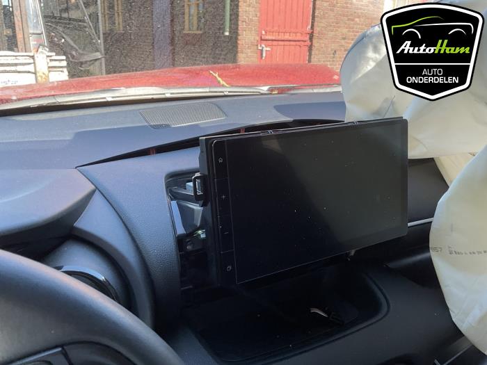 Toyota Yaris IV 1.5 12V Hybrid 115 Sloopvoertuig (2023, Rood)