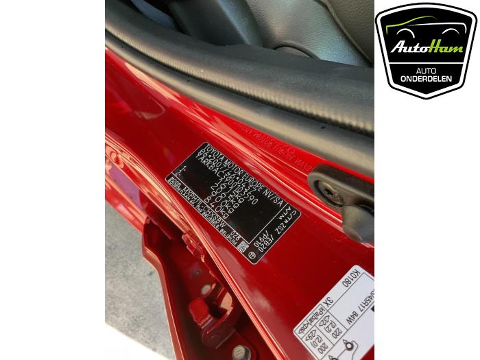 Toyota Yaris IV 1.5 12V Hybrid 115 Sloopvoertuig (2023, Rood)