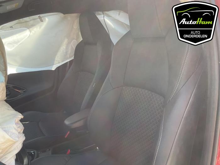 Toyota Yaris IV 1.5 12V Hybrid 115 Sloopvoertuig (2023, Rood)