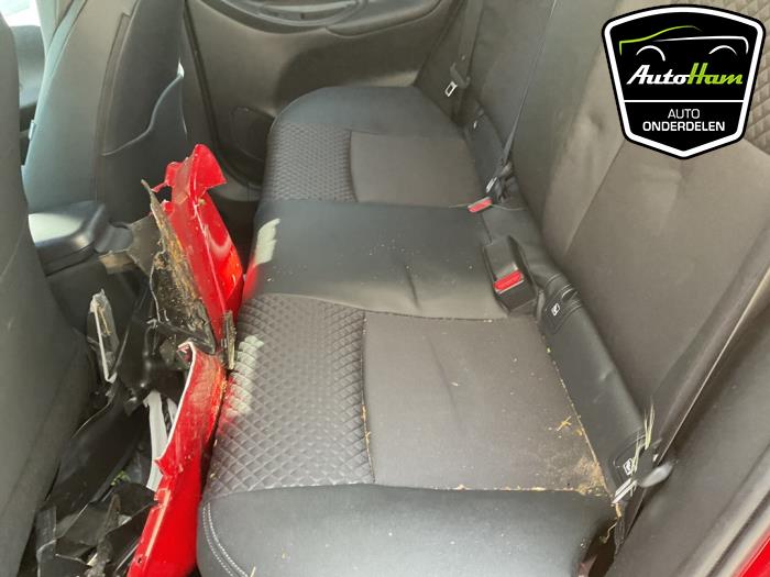 Toyota Yaris IV 1.5 12V Hybrid 115 Sloopvoertuig (2023, Rood)