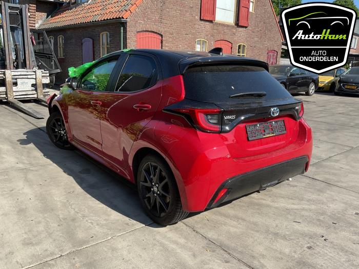 Toyota Yaris IV 1.5 12V Hybrid 115 Sloopvoertuig (2023, Rood)