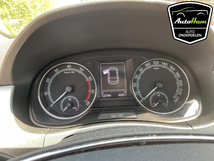 Skoda Fabia III Combi 1.0 TSI 12V Sloopvoertuig (2021, Grijs)