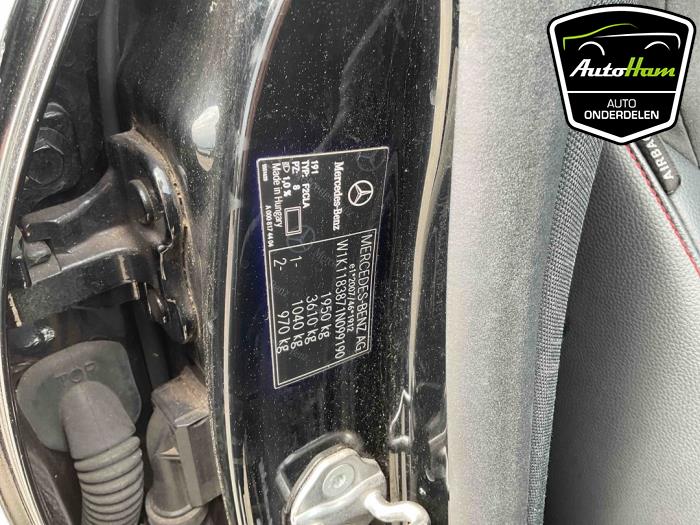 Mercedes CLA 1.3 CLA-200 Turbo 16V Sloopvoertuig (2020, Zwart)