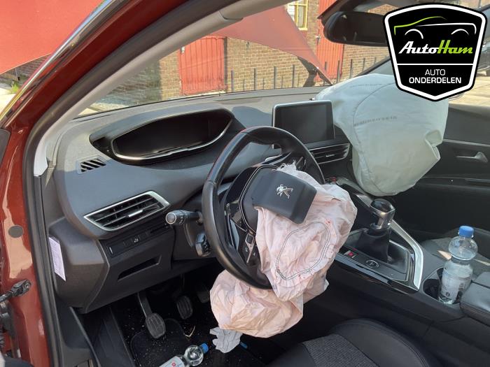 Peugeot 3008 II 1.2 12V e-THP PureTech 130 Sloopvoertuig (2018, Bruin)