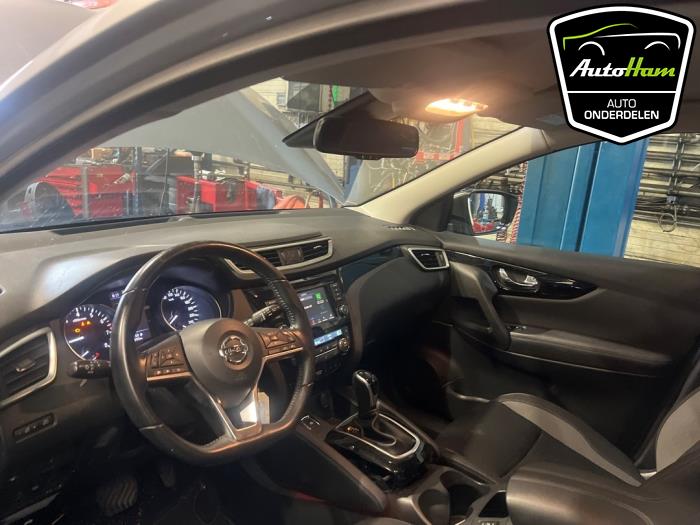 Nissan Qashqai 1.3 DIG-T 160 16V Sloopvoertuig (2019, Grijs)