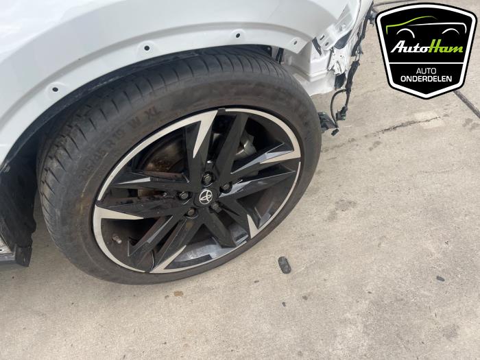 Toyota C-HR 2.0 16V Hybrid Sloopvoertuig (2023, Grijs)