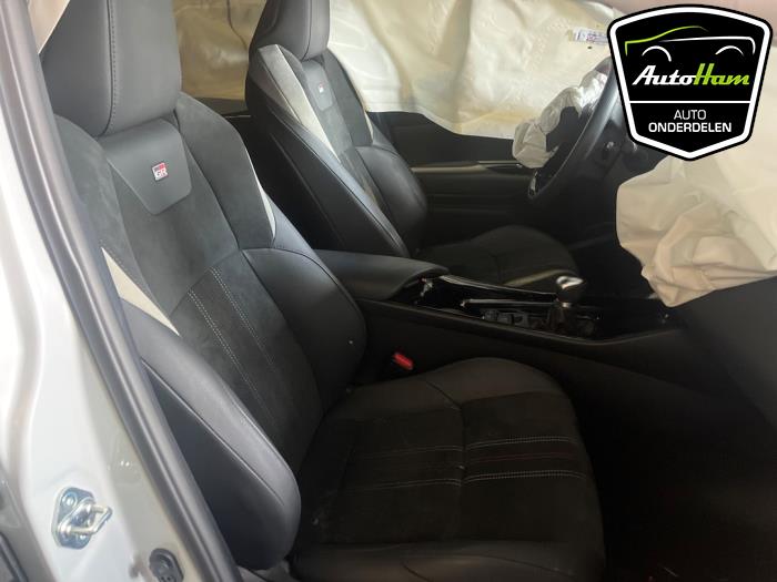 Toyota C-HR 2.0 16V Hybrid Sloopvoertuig (2023, Grijs)