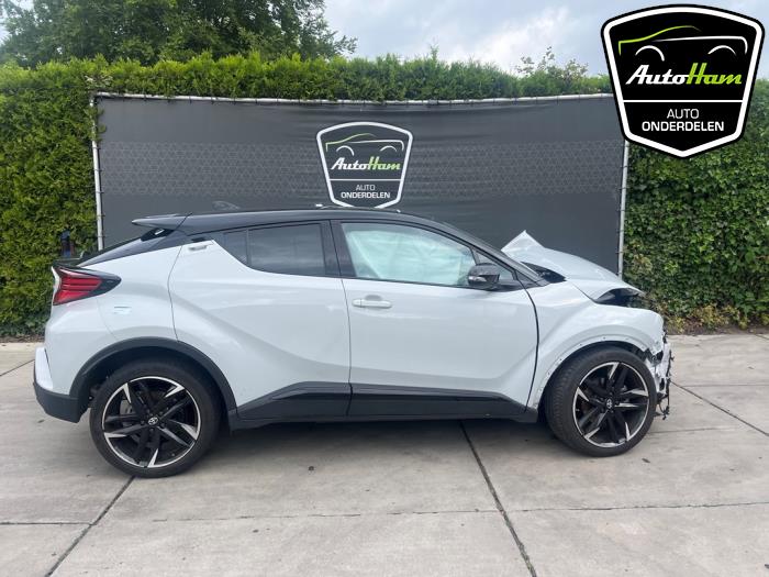 Toyota C-HR 2.0 16V Hybrid Sloopvoertuig (2023, Grijs)