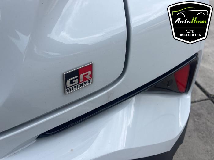 Toyota C-HR 2.0 16V Hybrid Sloopvoertuig (2023, Grijs)