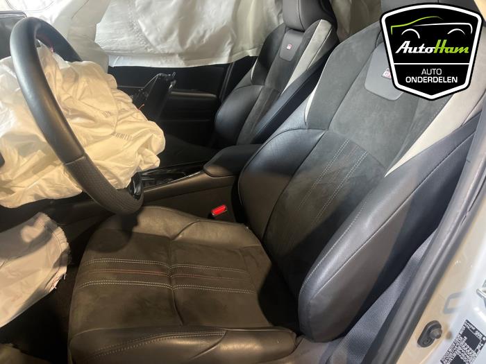 Toyota C-HR 2.0 16V Hybrid Sloopvoertuig (2023, Grijs)