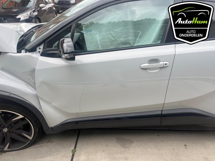 Toyota C-HR 2.0 16V Hybrid Sloopvoertuig (2023, Grijs)